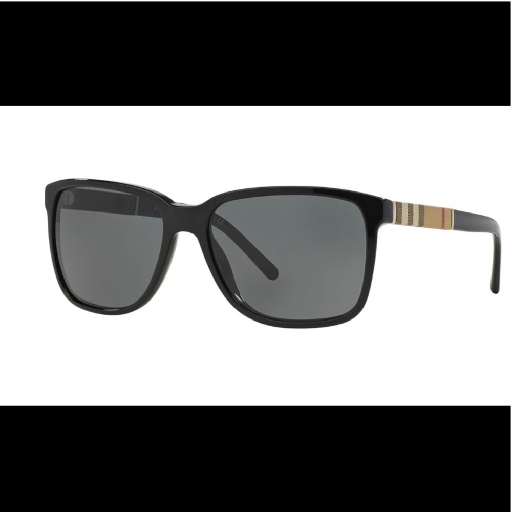 Burberry Sunglasses B4181 new with Burberry holder and cloth